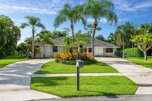 15370 Softwood Court, Wellington, FL 33414 Sold 04/18/25