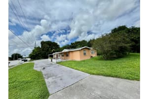 753 E Prima Vista Boulevard, Port Saint Lucie, FL 34952 Sold 10/18/24