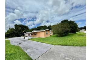 753 E Prima Vista Boulevard, Port Saint Lucie, FL 34952 Sold 10/18/24