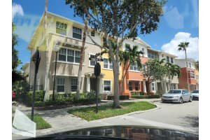 433 Amador Lane 4, West Palm Beach, FL 33401 Sold 11/07/24