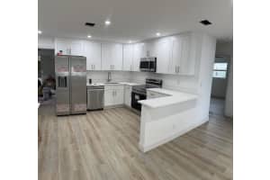 423 NW 10th Avenue, Boynton Beach, FL 33435 Sold 02/07/25