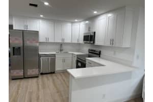 423 NW 10th Avenue, Boynton Beach, FL 33435 Sold 02/07/25