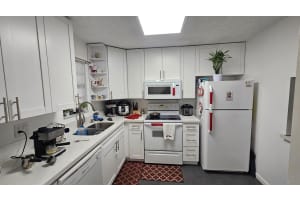 9440 SW 8th Street 412, Boca Raton, FL 33428 Sold 03/27/25