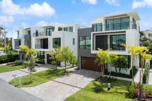 1066 Del Harbour Drive, Delray Beach, FL 33483 Sold 10/29/24
