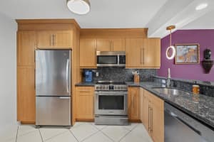 575 Oaks Lane 309, Pompano Beach, FL 33069 Sold 10/16/24