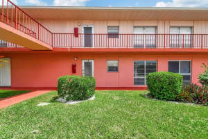 4 Golfs Edge B, West Palm Beach, FL 33417 Sold 10/29/24