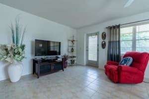 319 Windsor N, West Palm Beach, FL 33417 Sold 08/16/25