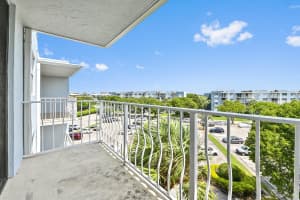 500 Executive Center Drive 5i, West Palm Beach, FL 33401 Sold 01/21/25