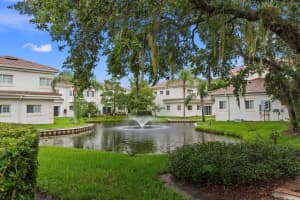 528 7th Square 101, Vero Beach, FL 32962 Sold 12/27/24