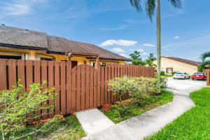 291 Springdale Circle, Palm Springs, FL 33461 Sold 11/15/24