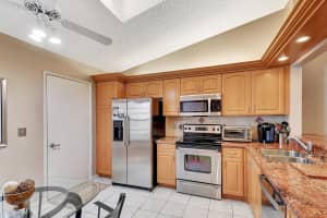 10057 Andrea B Lane B, Boynton Beach, FL 33437 Sold 03/03/25
