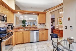 10057 Andrea B Lane B, Boynton Beach, FL 33437 Sold 03/03/25