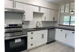 2523 SE Washington Street, Stuart, FL 34997 Sold 03/21/25