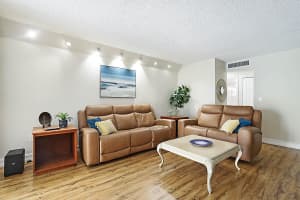 6555 W Broward Boulevard 307, Plantation, FL 33317 Sold 04/02/25