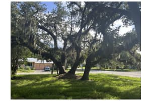 512 S 8th Street, Fort Pierce, FL 34950 Sold 12/13/24