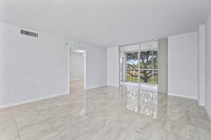 4734 Lucerne Lakes Boulevard 204, Lake Worth, FL 33467 Sold 09/05/25