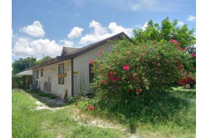 421 13 Lane SW, Vero Beach, FL 32962 Sold 11/20/24