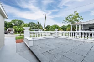 220 NW 53rd Street, Oakland Park, FL 33309 Sold 01/31/25
