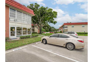 24 Pine Arbor Lane 103, Vero Beach, FL 32962 Sold 05/09/25