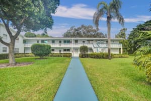43 Oakridge E, Deerfield Beach, FL 33442 Sold 12/19/24