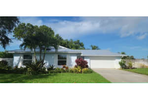 8652 SE Sandcastle Circle, Hobe Sound, FL 33455 Sold 10/22/24