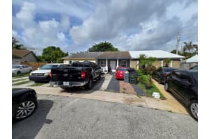 5902 S 38th Street, Greenacres, FL 33463 Sold 10/10/24