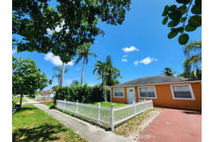 204 Jennings Avenue, Greenacres, FL 33463 Sold 04/11/25