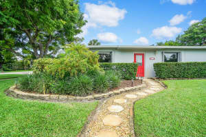 232 Henthorne Drive, Palm Springs, FL 33461 Sold 11/15/24