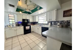 2316 44th Av Avenue, Vero Beach, FL 32966 - MLS#R11019626