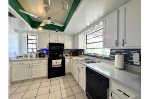 2316 44th Av Avenue, Vero Beach, FL 32966 - MLS#R11019626