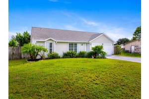 250 SW Airview Avenue, Port Saint Lucie, FL 34984 Sold 01/13/25