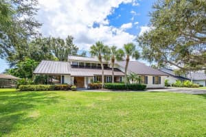 8 Shady Lane, Tequesta, FL 33469 Sold 12/06/24