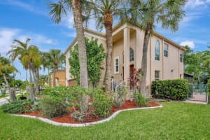 325 NW 153rd Avenue, Pembroke Pines, FL 33028 - MLS#R11020164