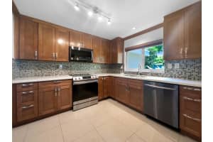 800 SW 39th Avenue, Fort Lauderdale, FL 33312 Sold 11/14/24