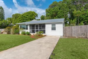 516 SE Alamanda Way, Stuart, FL 34996 Sold 10/24/24