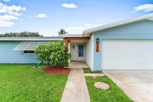 214 Circle W, Jupiter, FL 33458 Sold 11/07/24
