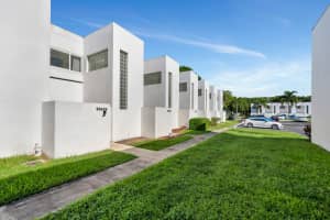 5060 Elmhurst Road B, West Palm Beach, FL 33417 Sold 10/11/24