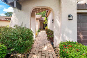 5565 Lakeview Mews Drive, Boynton Beach, FL 33437 Sold 01/09/25