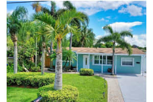 702 W Bloxham Street, Lantana, FL 33462 Sold 11/27/24