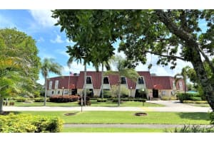 517 Holyoke Lane, Lake Worth, FL 33467 Sold 10/03/24