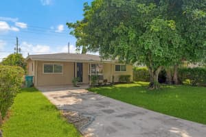626 NW 7th Street, Boynton Beach, FL 33426 Sold 11/12/24