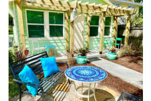 213 N E Street, Lake Worth Beach, FL 33460 Sold 02/13/25