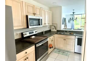 7139 Woodmont Way, Tamarac, FL 33321 Sold 02/12/25