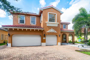 713 Cresta Circle, West Palm Beach, FL 33413 Sold 05/22/25