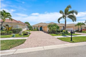 1592 NW Old Oak Terrace, Jensen Beach, FL 34957 Sold 10/17/24