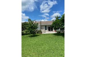 400 Lakewood Circle D, Margate, FL 33063 Sold 11/14/24