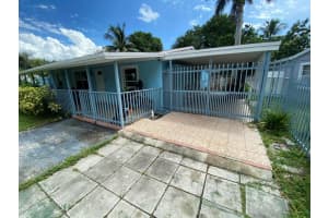4344 Pine Street, West Palm Beach, FL 33406 Sold 11/27/24