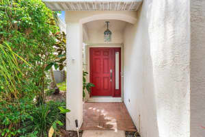 542 Canoe Point, Delray Beach, FL 33444 Sold 11/08/24