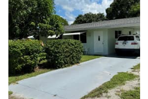 4520 38th Court, Vero Beach, FL 32967 Sold 05/09/25