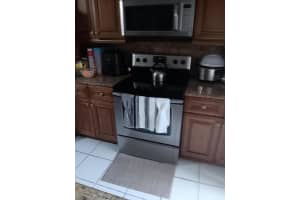 5040 50 Way, West Palm Beach, FL 33407 Sold 11/07/25